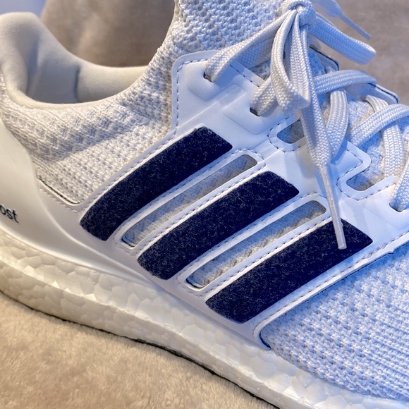 Adidas Men's White Ultra Boost 4.0 DNA Running Shoes with Blue Stripes Size 12 - Picture 6 of 13